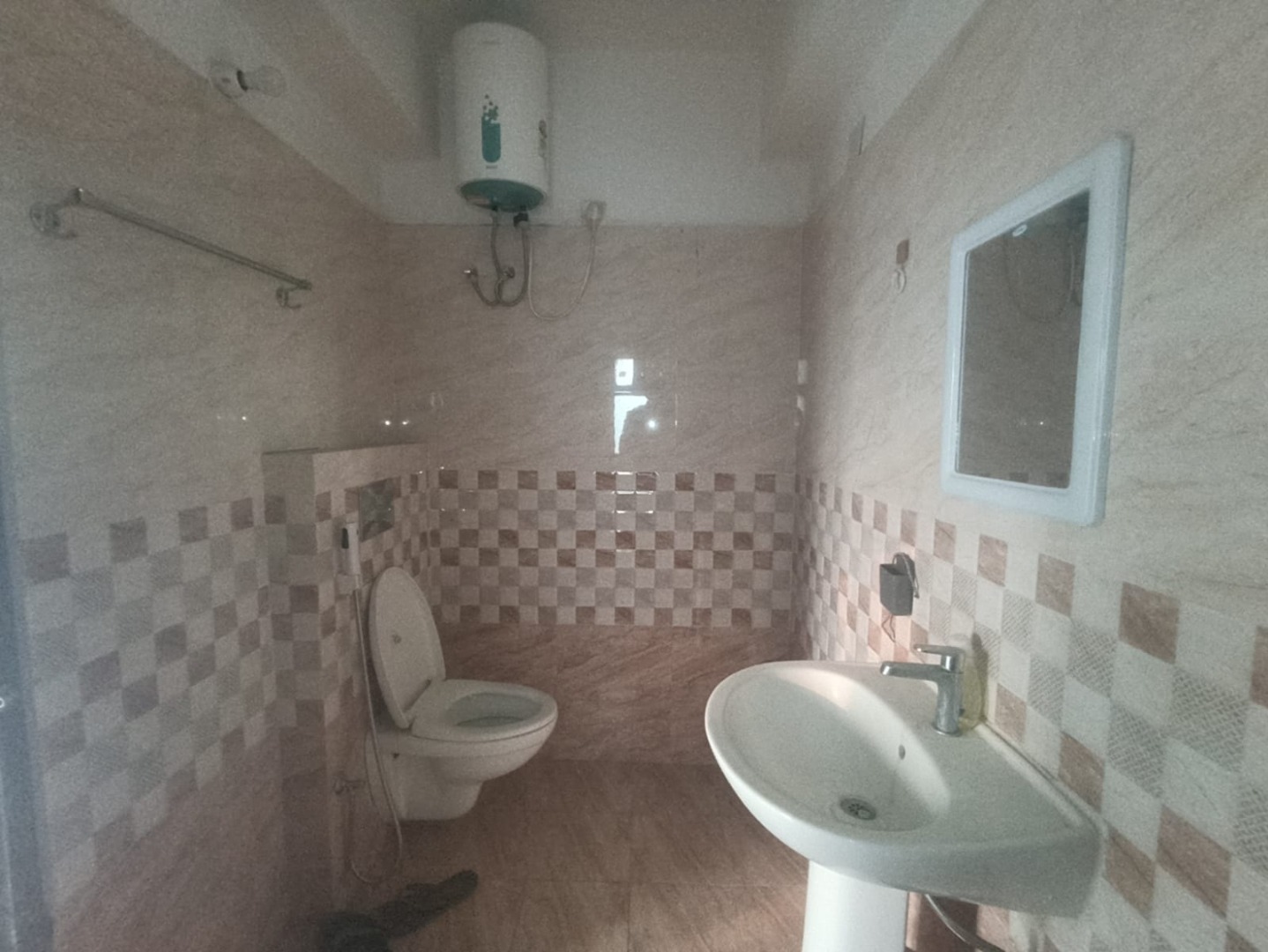 Unfurnished 3bhk in Kahilipara, Guwahati, Assam, India for Rent